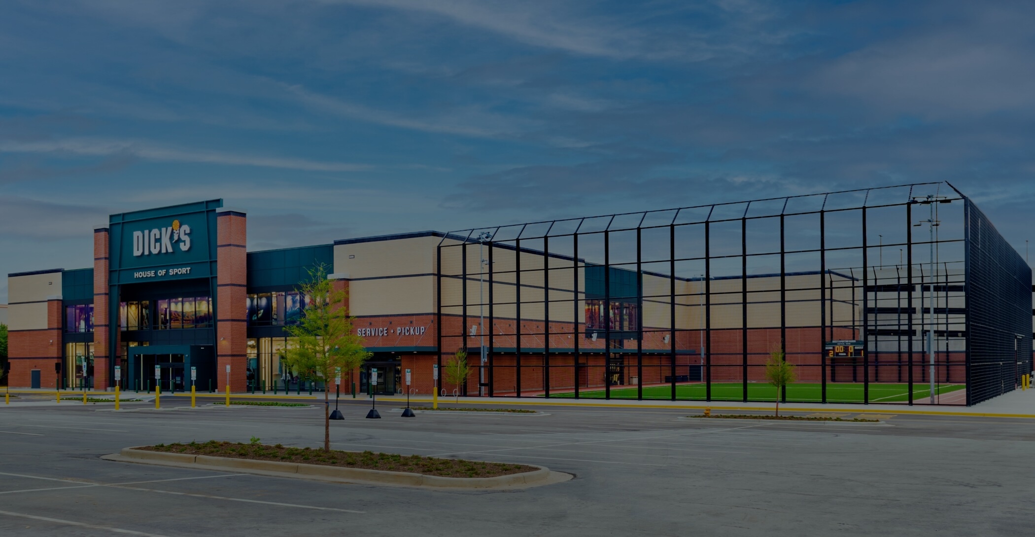 Dick's Sporting Goods store exterior