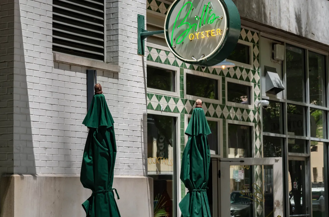 Bill's Oyster House business sign