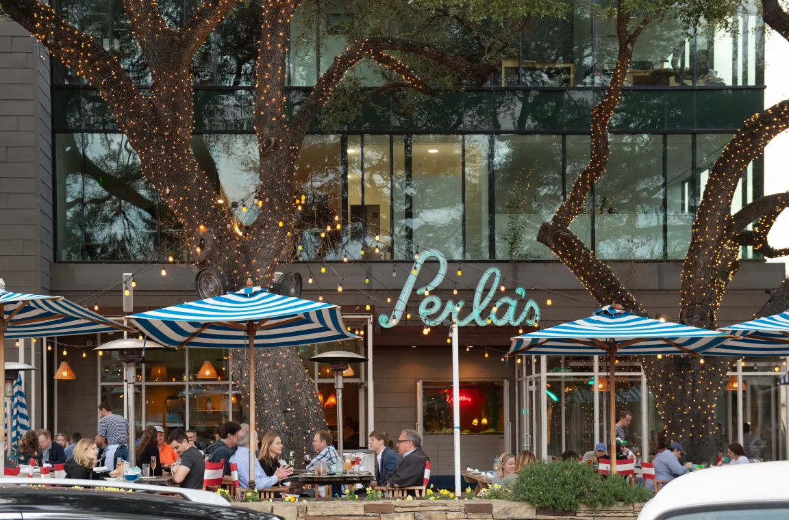 Perla's Restaurant storefront
